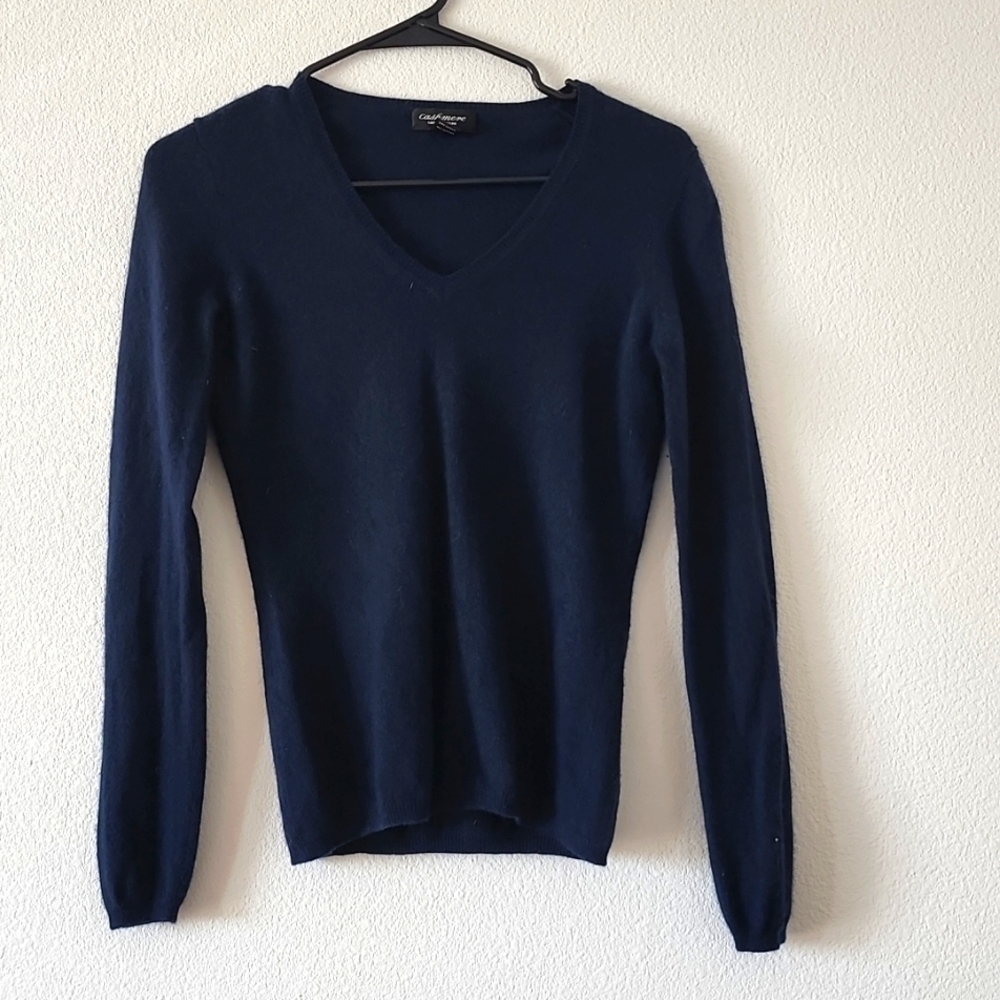 Lord & Taylor 100% cashmere sweater